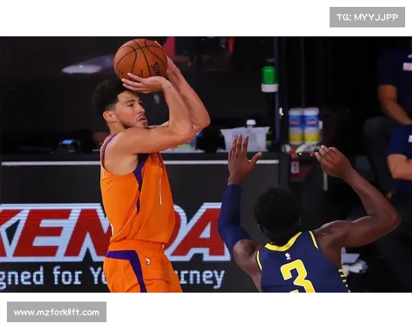 布克在比赛中的成功进攻分析：突破、投篮与团队配合的完美结合