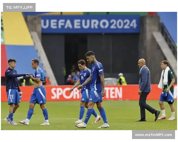 意大利队在2008年欧洲杯惊险晋级四分之一决赛展现强大实力